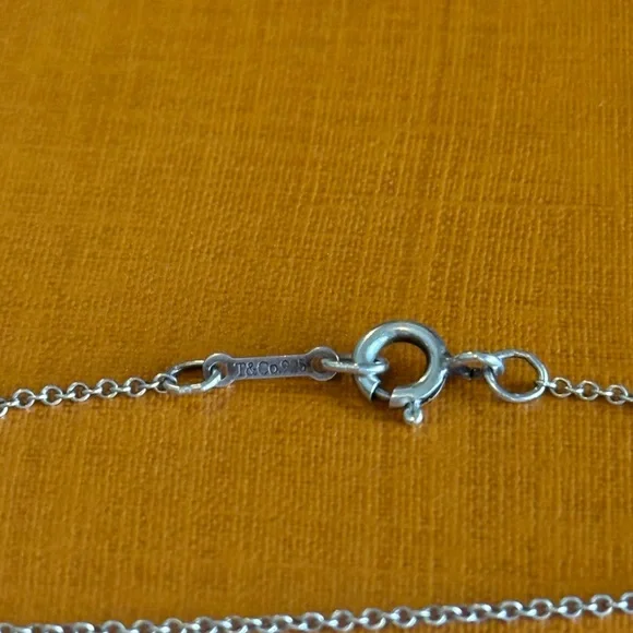 🎀Elsa Peretti Tiffany & Co. Silver Cross Necklace🎀 - Picture 6 of 7